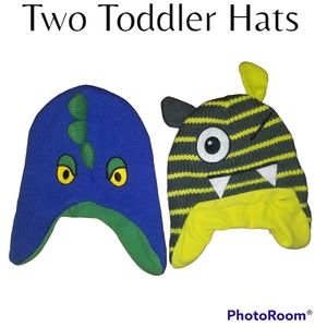 2 KNITTED TODDLER HATS